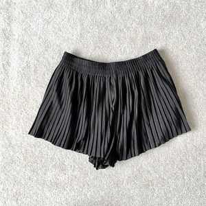 H&M Pleated Shorts